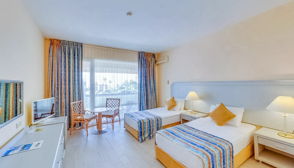 هتل گرند بلو اسکای اینترنشنال کوش آداسی